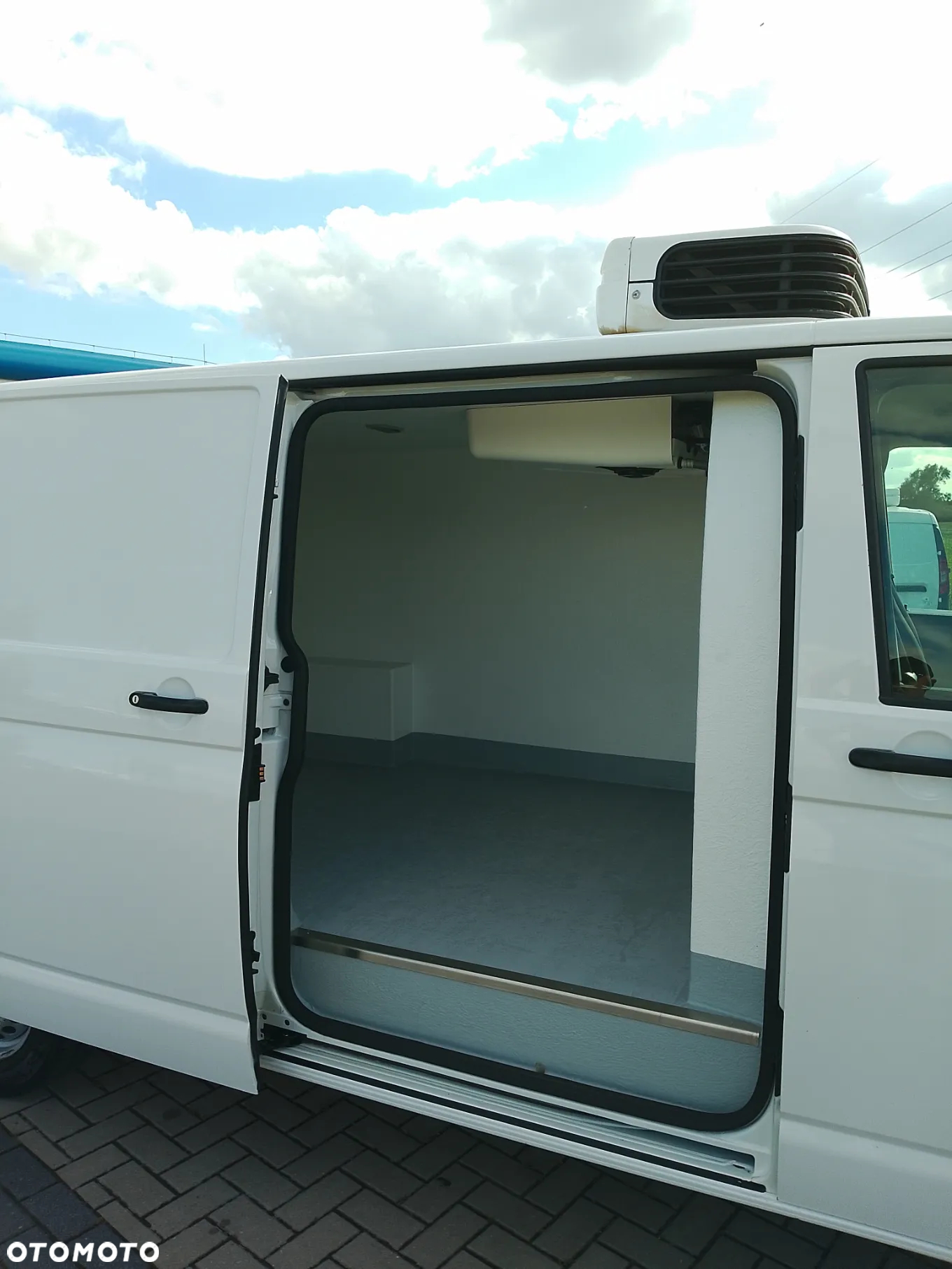 Volkswagen Transporter T6 L2 Maxi Long Salon PL Izoterma Chłodnia Mroźnia do lodów minus 20 stopni 3os 3Epal - 11