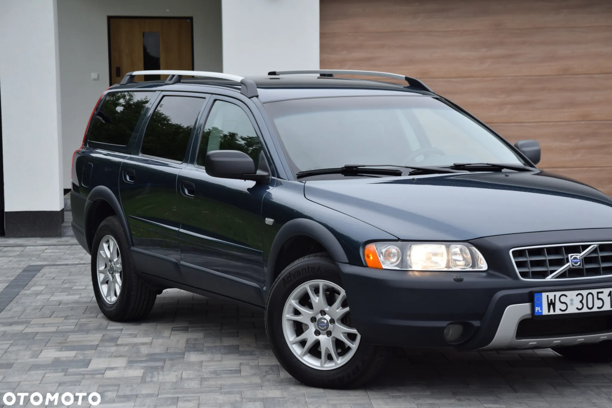 Volvo XC 70 D5 AWD Momentum - 11
