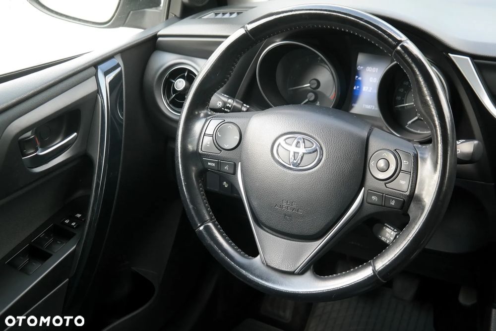 Toyota Auris 1.6 Premium - 13