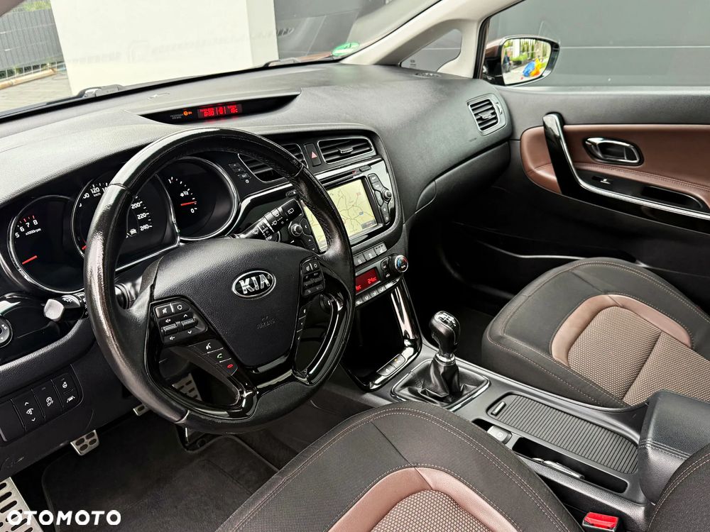 Kia Ceed 1.6 GDI Platinum Edition - 33