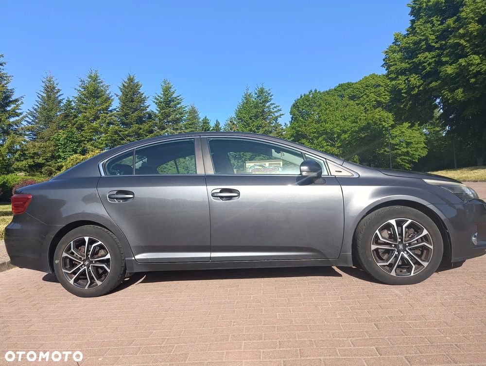 Toyota Avensis 2.2 D-4D Sol - 5