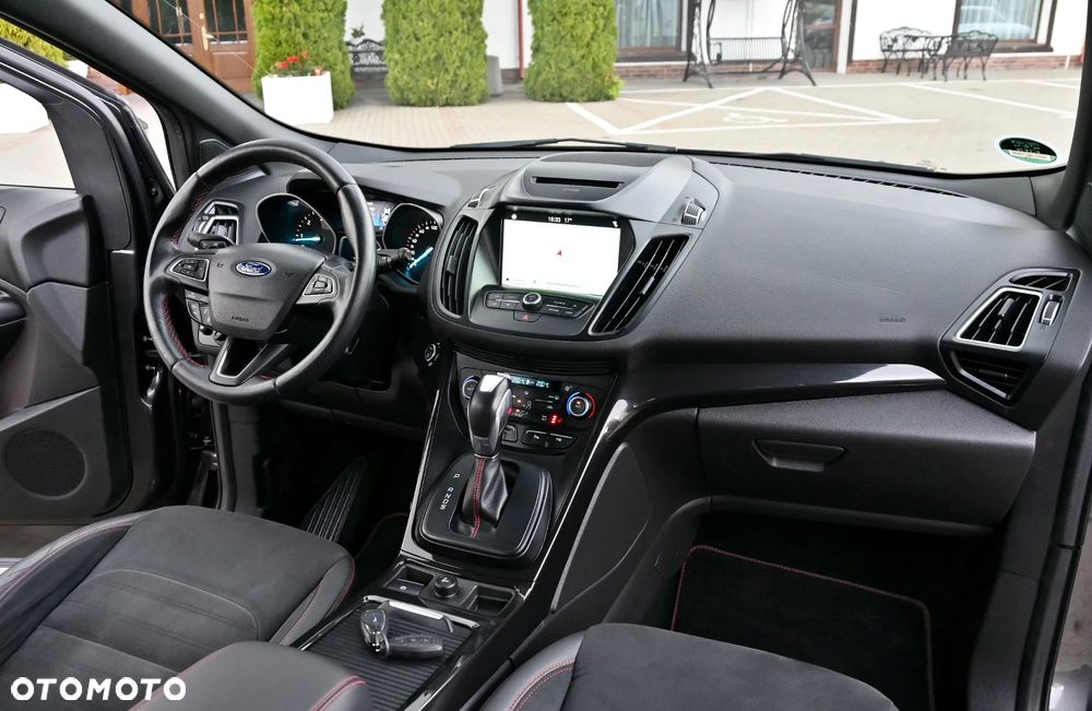 Ford Kuga 2.0 TDCi AWD ST-Line - 22