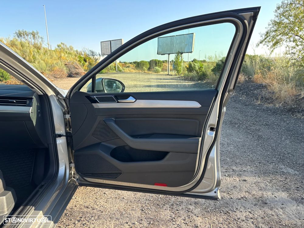 VW Passat 2.0 TDI Highline DSG - 22