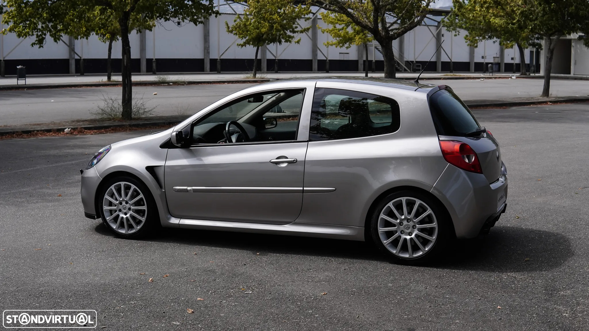 Renault Clio 2.0 16V Sport - 25