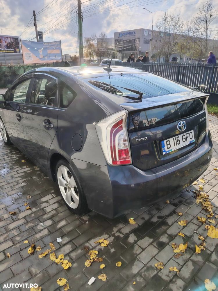 Toyota Prius Sol - 25