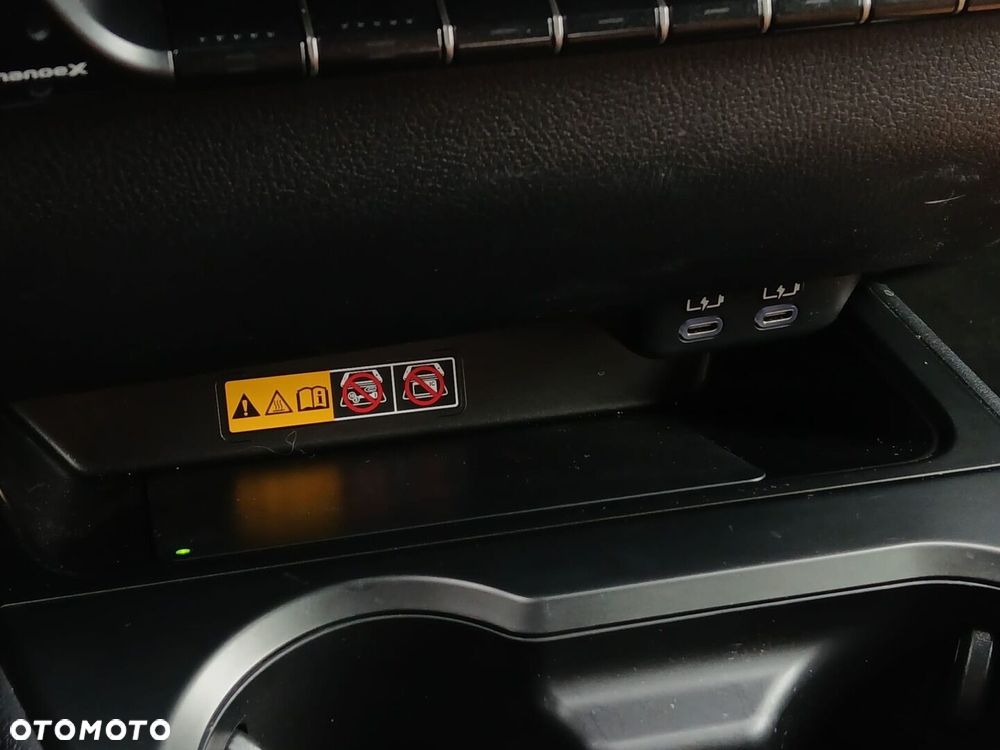 Lexus UX 300h F Sport Design - 29