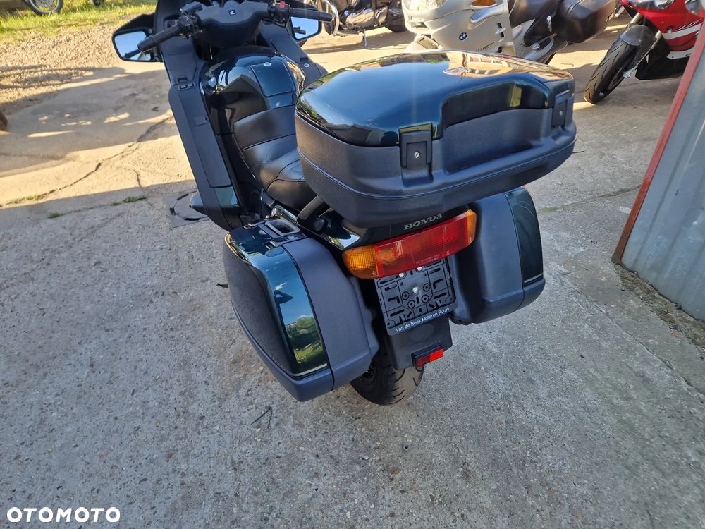Honda ST - 8