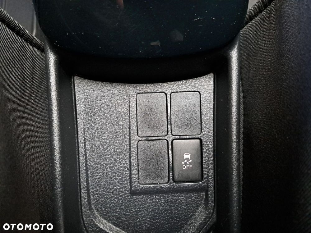 Toyota Yaris 1.33 Selection Platinum - 28