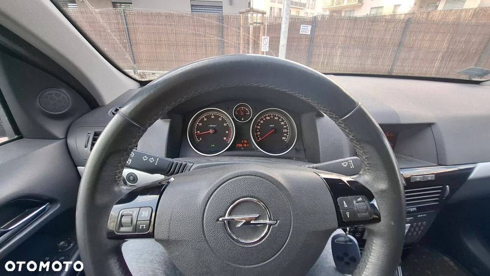 Opel Astra 1.6 Edition 111 Jahre - 9