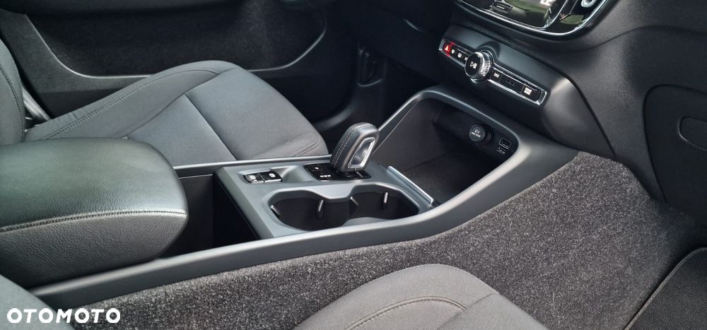 Volvo XC 40 B4 B DKG Ultimate Dark - 17