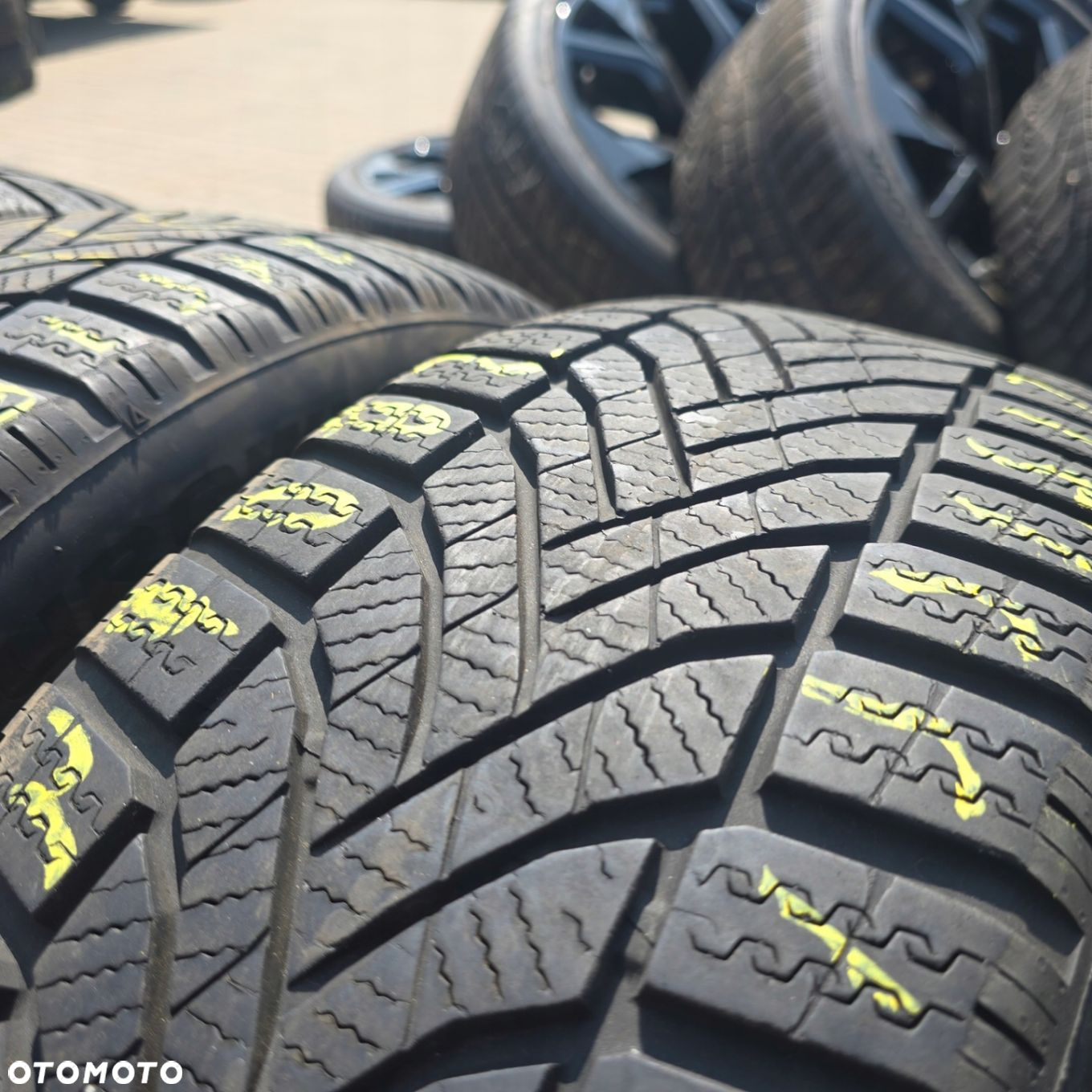 FALKEN EUROWINTER HS02 215/55R17 98V 23R 4X - 4