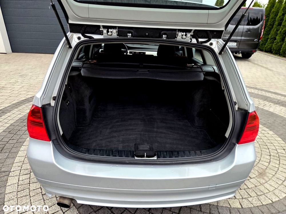 BMW Seria 3 - 28
