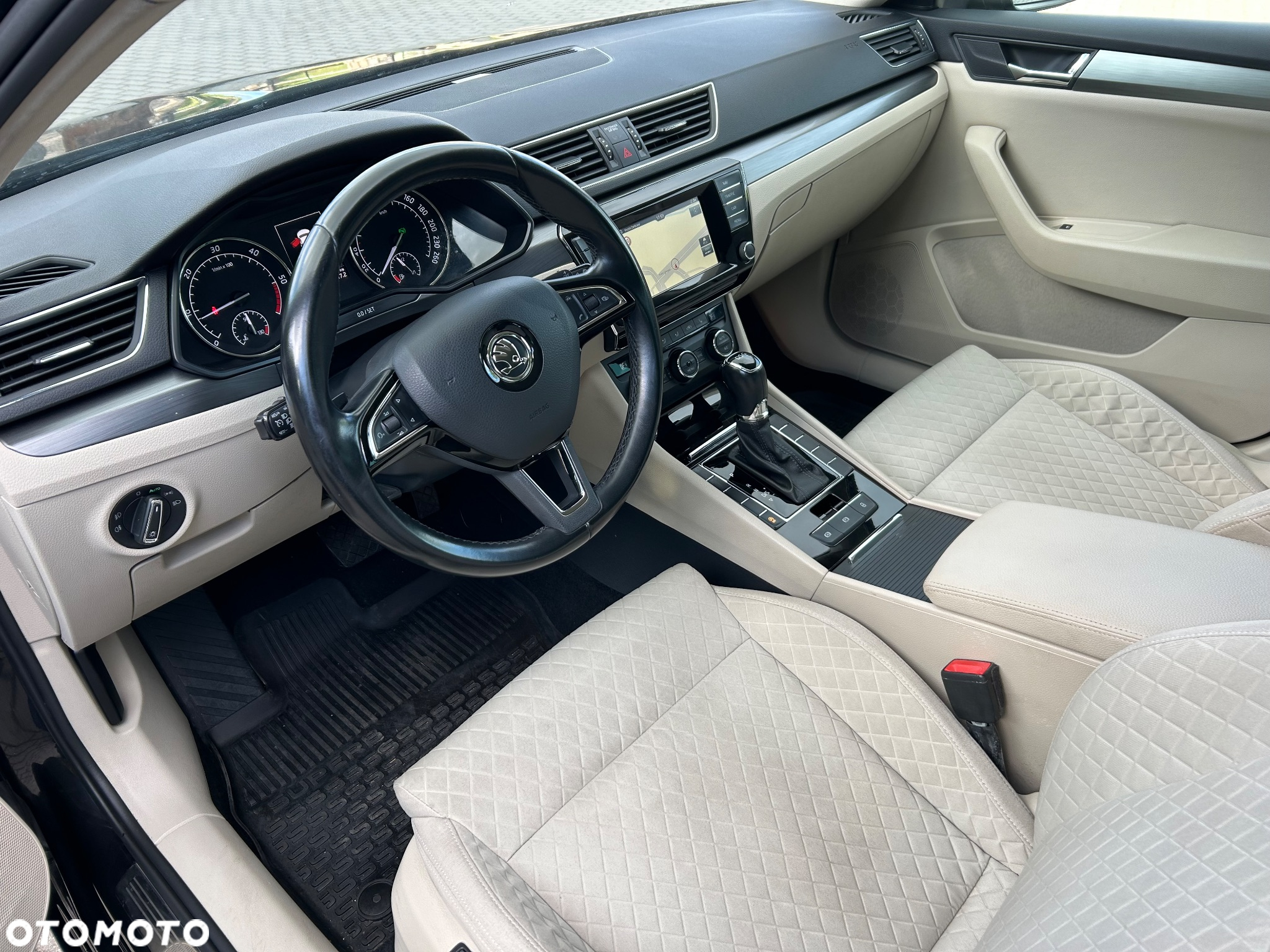 Skoda Superb 2.0 TDI DSG Style - 19