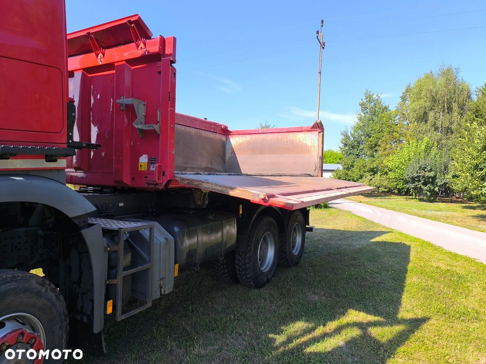 Mercedes-Benz Arocs - 8