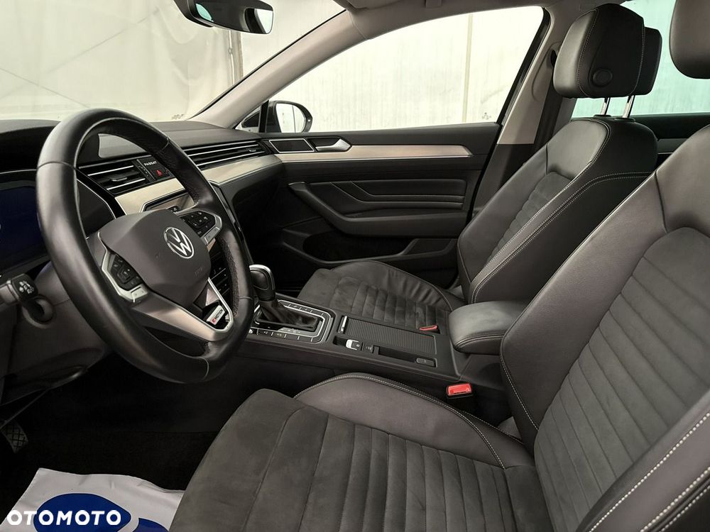 Volkswagen Passat - 13