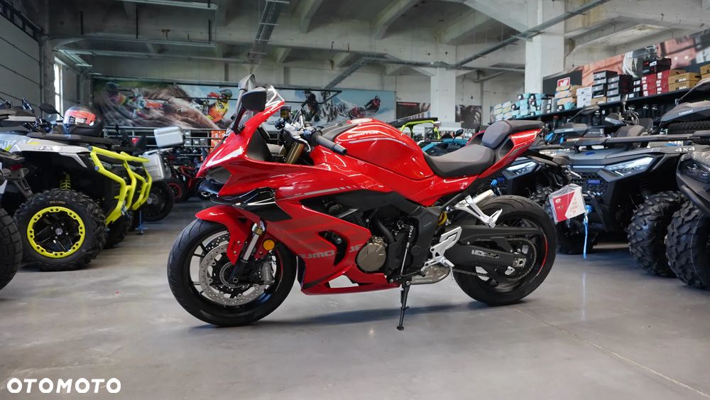 QJMOTOR SRK 800RR - 4