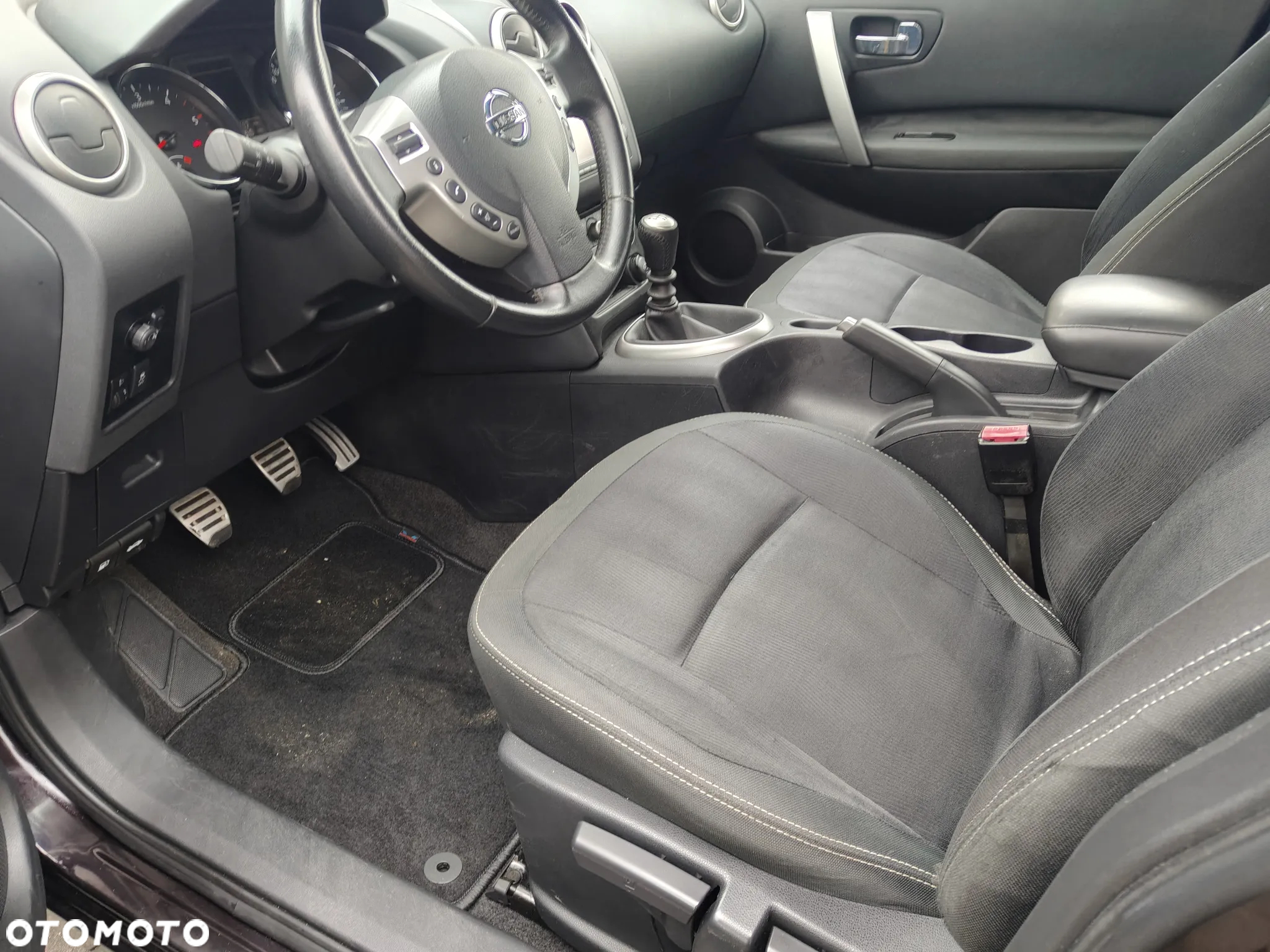 Nissan Qashqai 2.0 dCi DPF tekna - 17