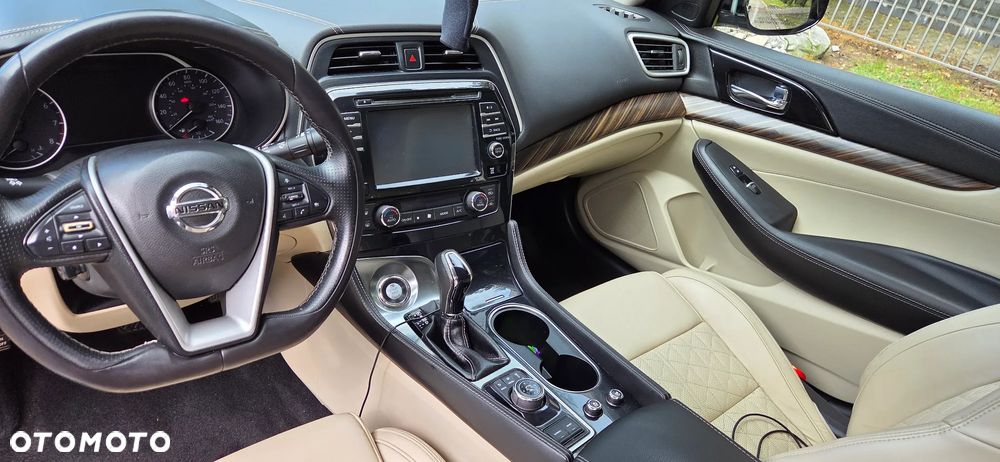 Nissan Maxima - 17