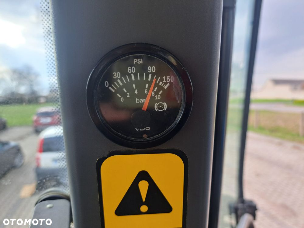 New Holland TM120 - 13
