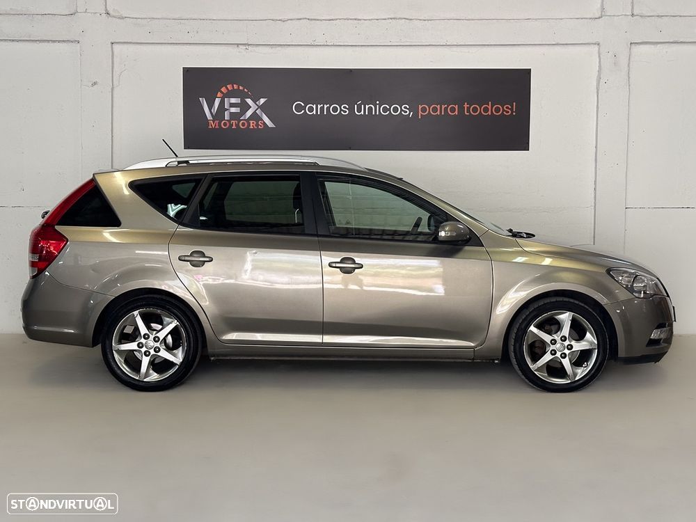 Kia Ceed SW 1.6 CRDi EX ISG - 18