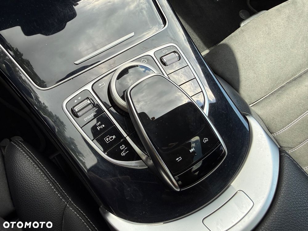 Mercedes-Benz Klasa C 300 de 9G-TRONIC - 16