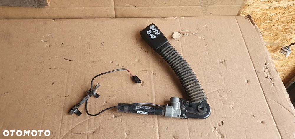 Zapinka napinacz pasa nabój prawy przód pasażera BMW 5 E60 E61 7210888 - 1