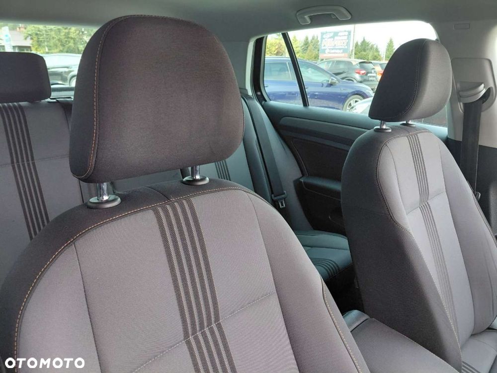 Volkswagen Golf - 16