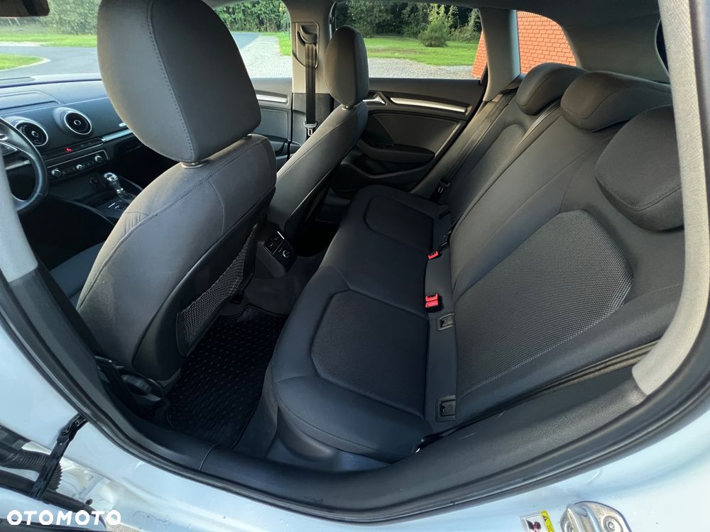 Audi A3 Sportback 1.6 TDI S tronic - 24