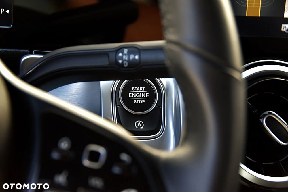 Mercedes-Benz GLB 200 7G-DCT - 30