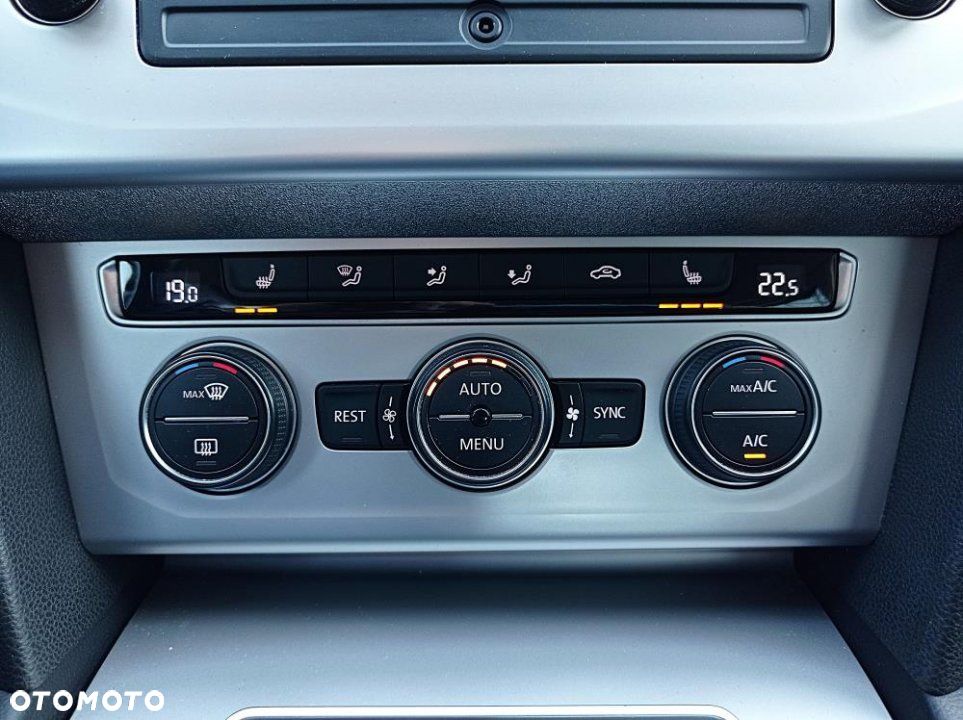 Volkswagen Passat - 31