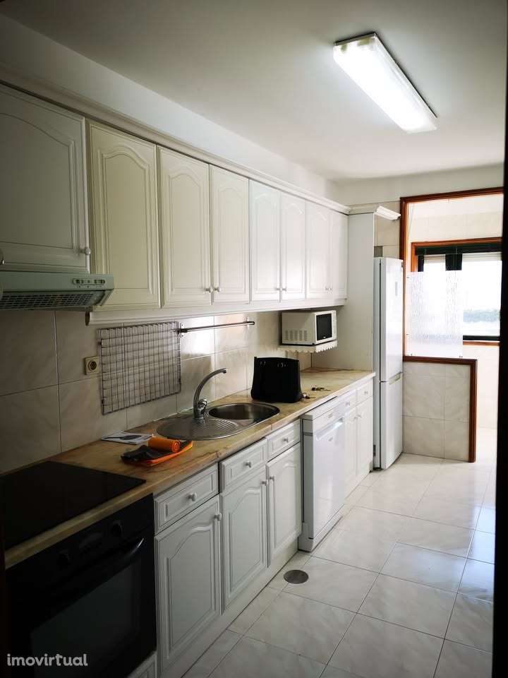 Aluga-se apartamento T3 na Areosa no 2º Andar com elevador - Grande imagem: 5/13