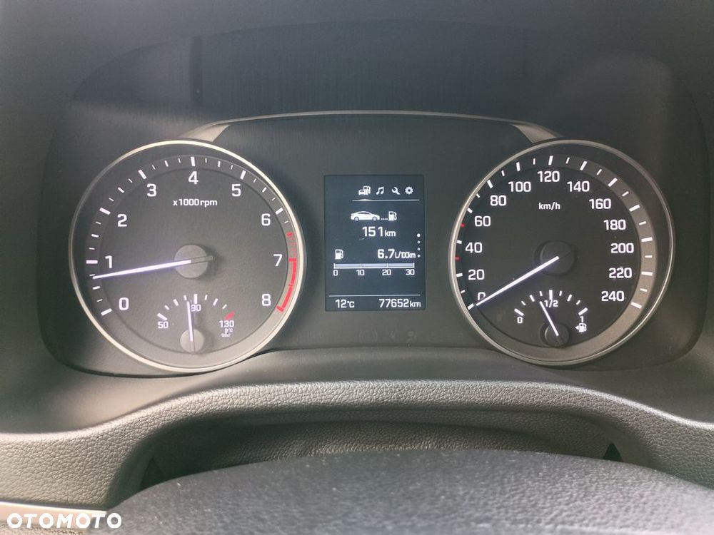 Hyundai Elantra - 22