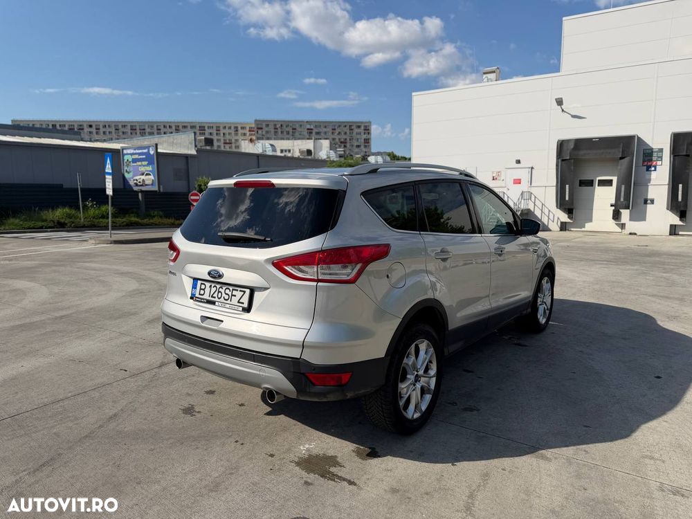 Ford Kuga 2.0 TDCi Powershift 4WD Titanium - 4