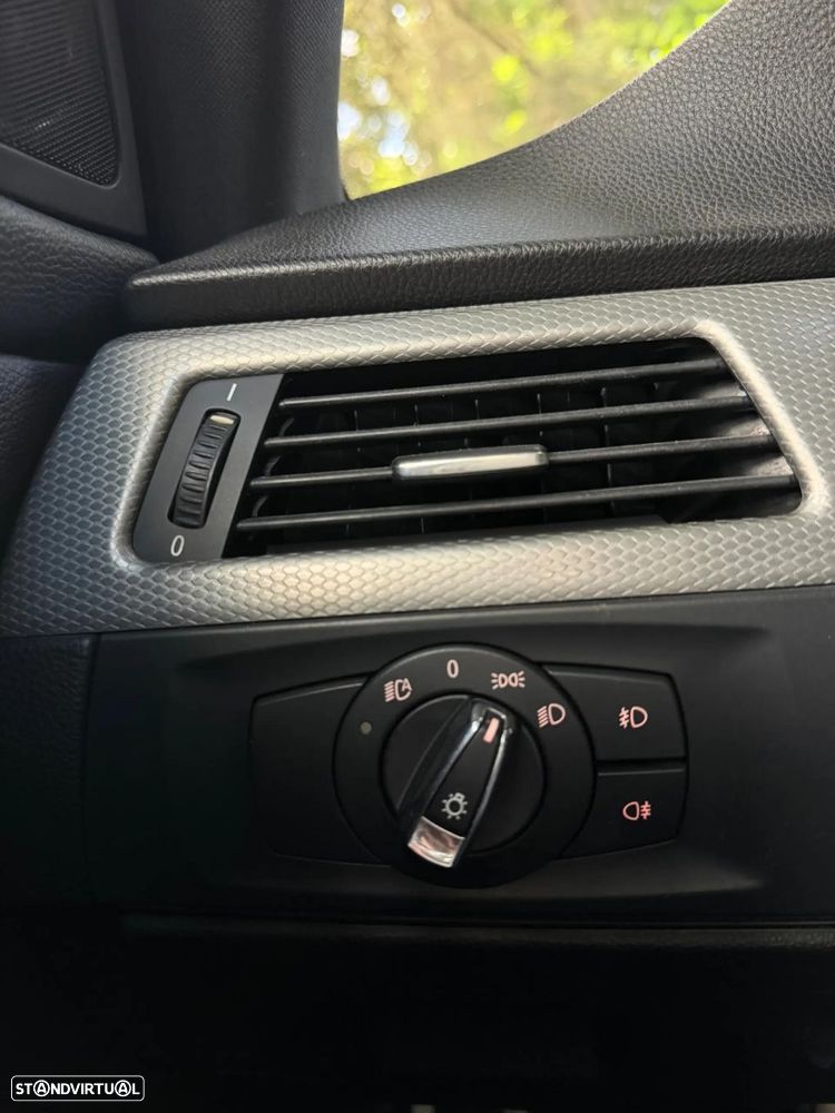 BMW 320 d Coupe - 25