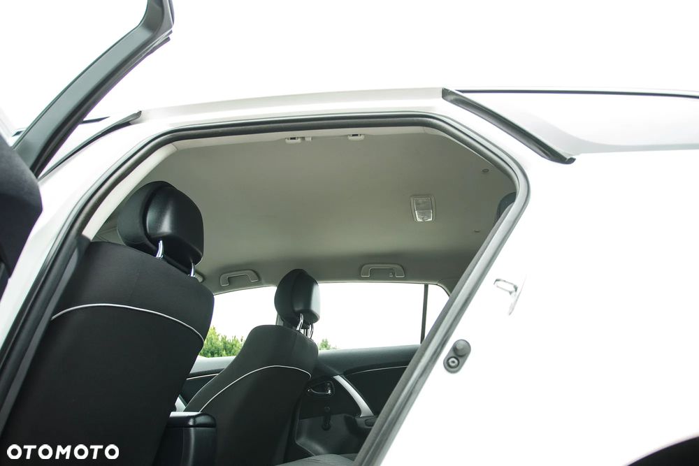 Toyota Avensis 1.8 Life - 29