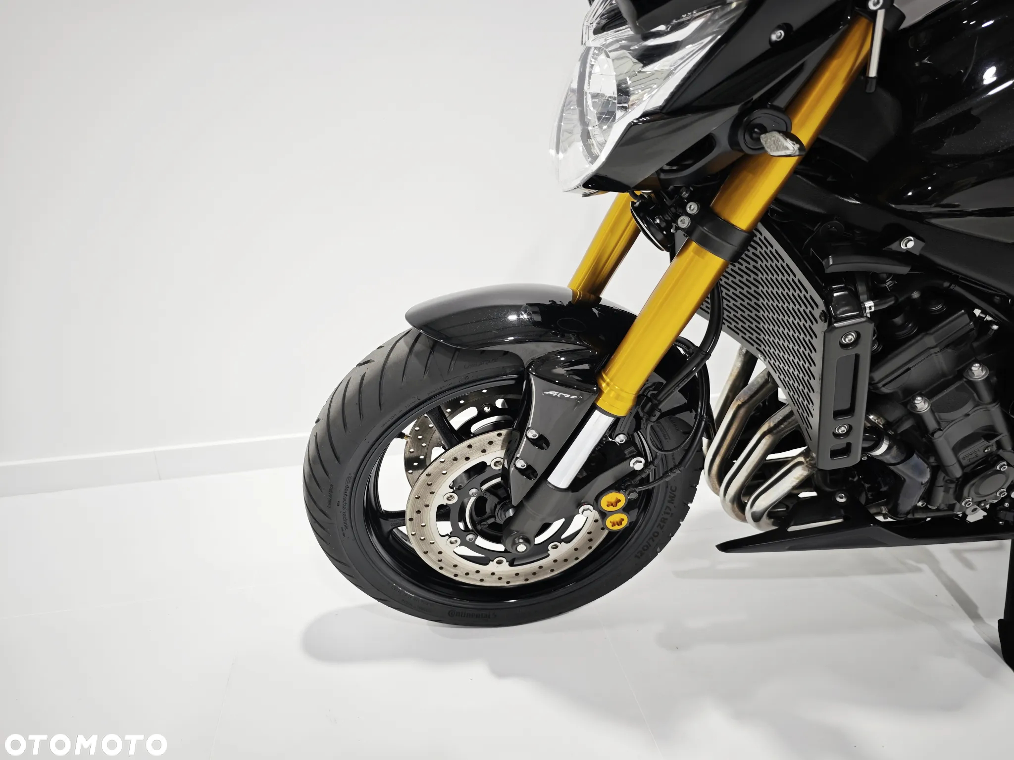Yamaha FZ - 16