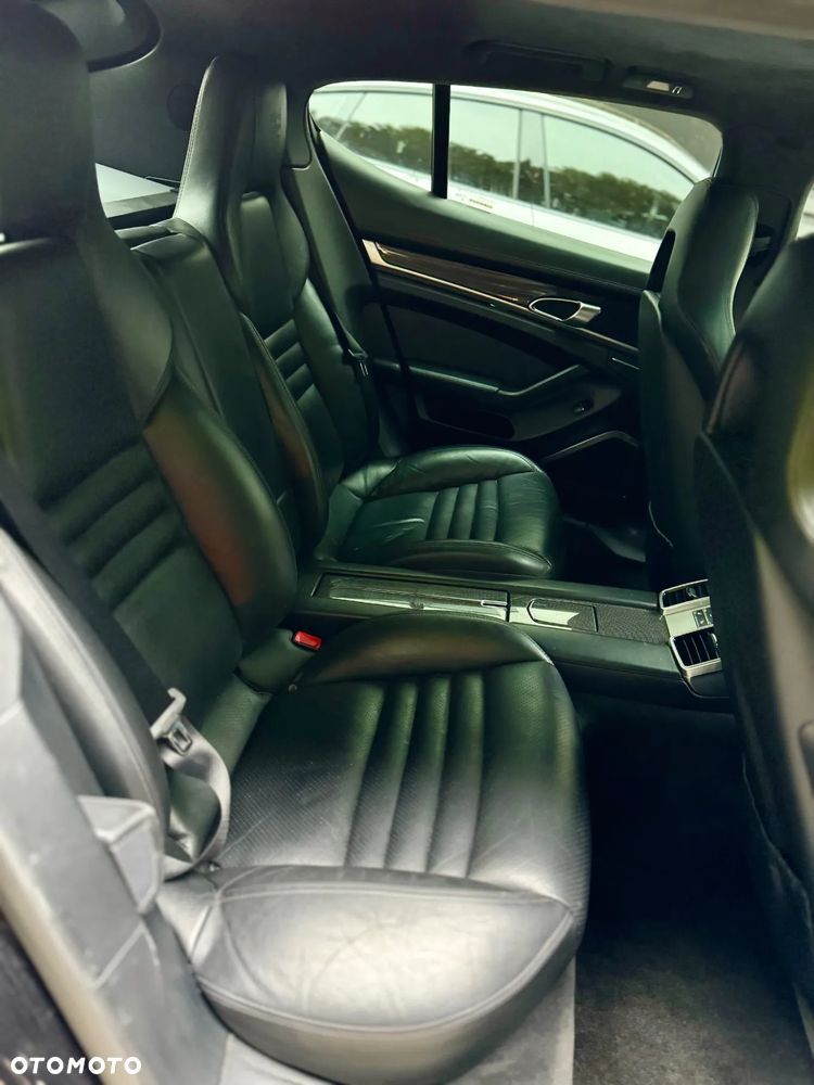 Porsche Panamera Turbo PDK - 10