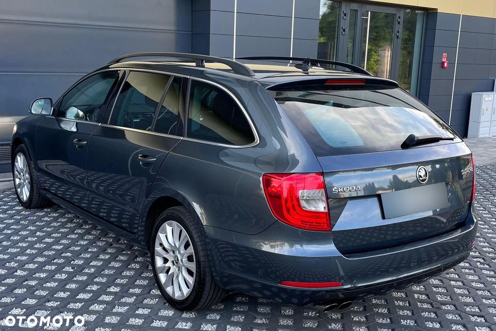 Skoda Superb 2.0 TDI DSG Exclusive - 5