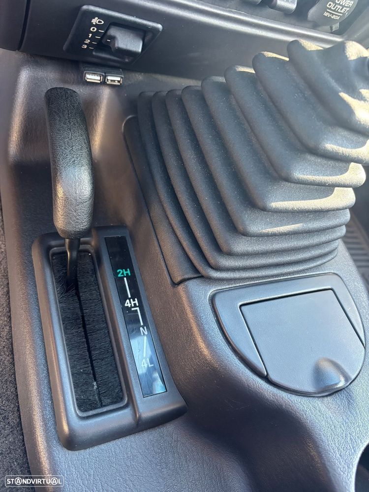 Jeep Cherokee 2.5 TD Base - 29