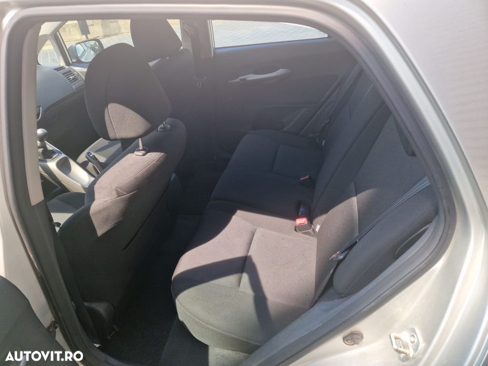 Toyota Auris 1.4 D-4D Luna Plus - 18