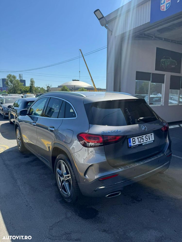 Mercedes-Benz GLA 250 e - 11