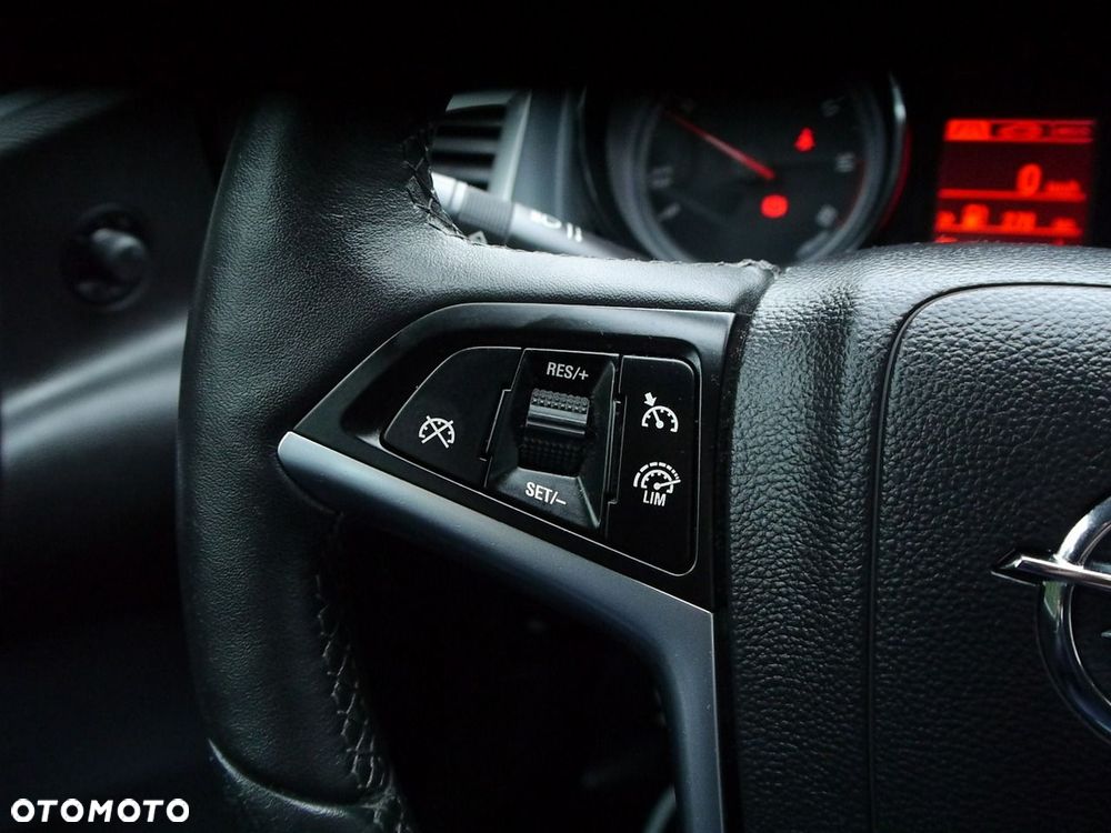 Opel Astra 1.6 BiTurbo D Start/Stop Dynamic - 33