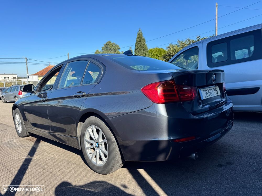 BMW 318 d Navigation Auto - 10