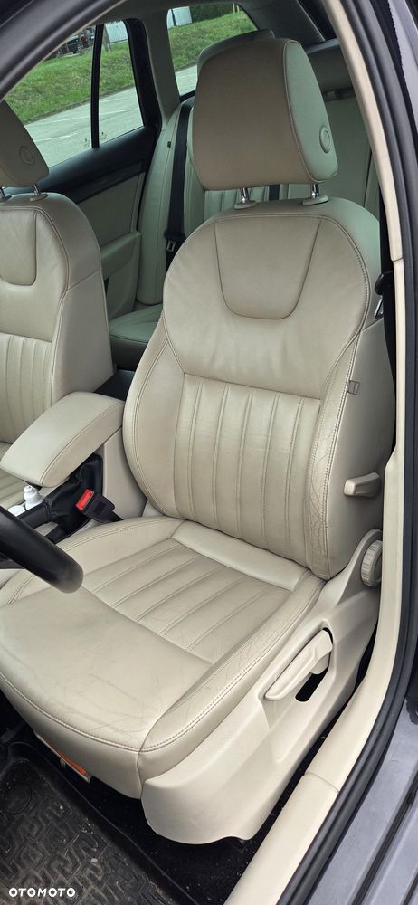 Skoda Octavia 2.0 TDI 4x4 Clever DSG - 7