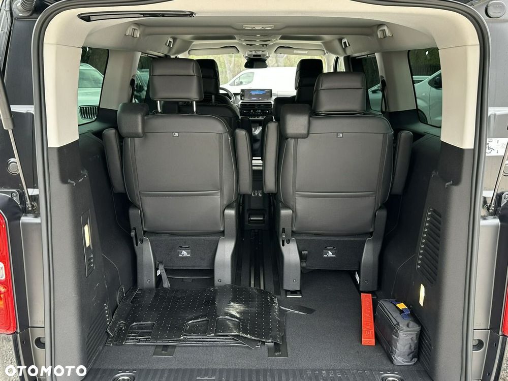 Peugeot Traveller - 11