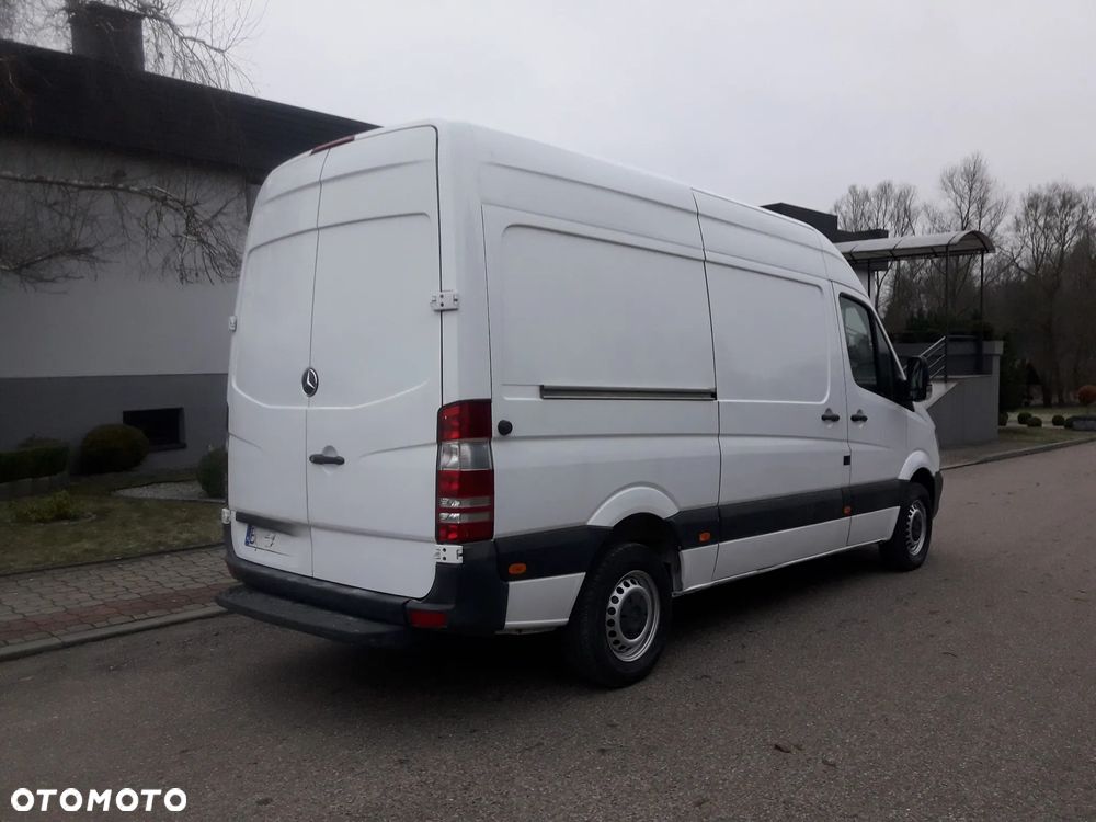 Mercedes-Benz Sprinter - 11