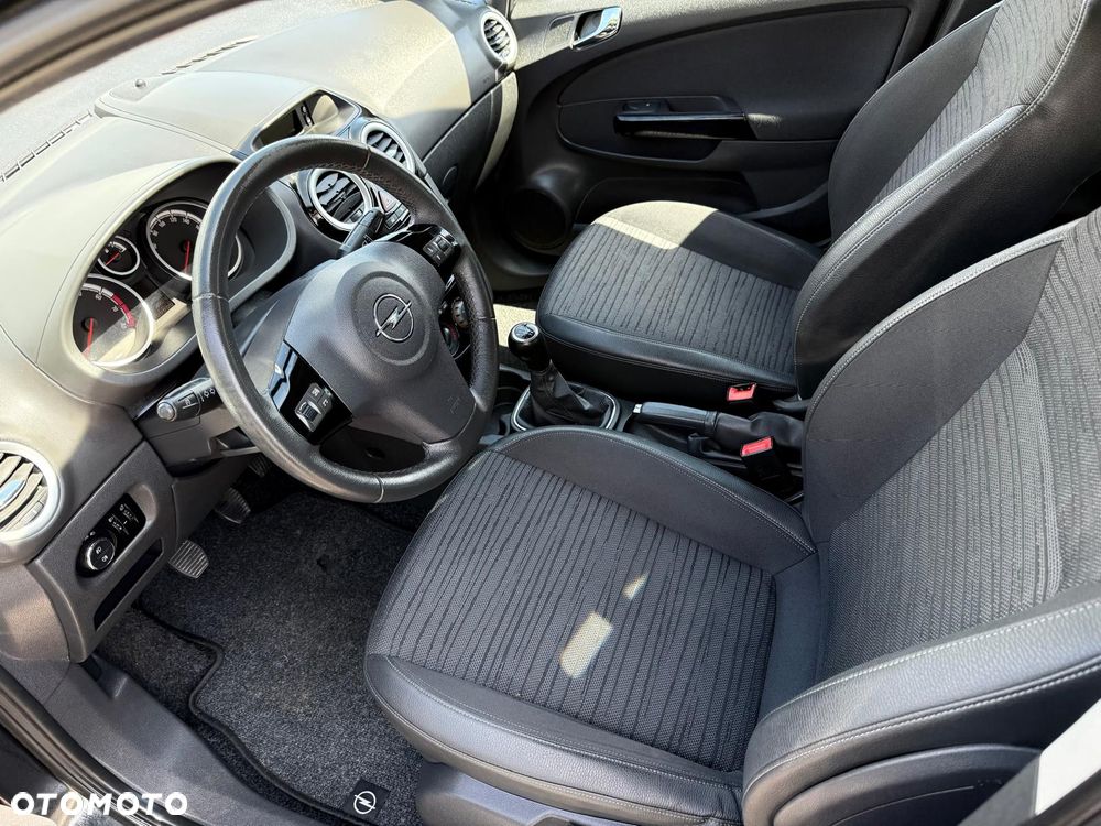 Opel Corsa 1.2 16V Cosmo - 22