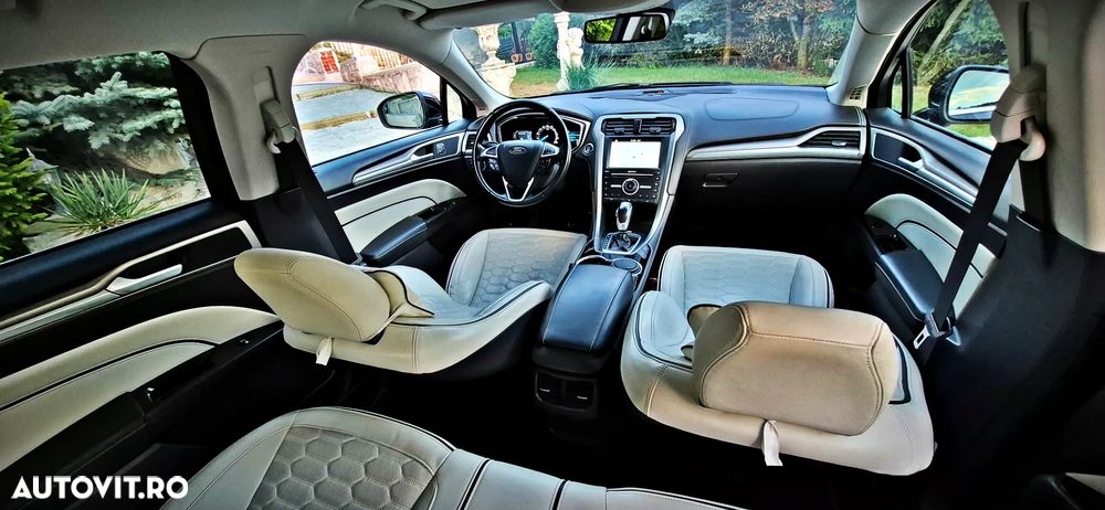 Ford Mondeo 2.0 HEV Vignale - 28