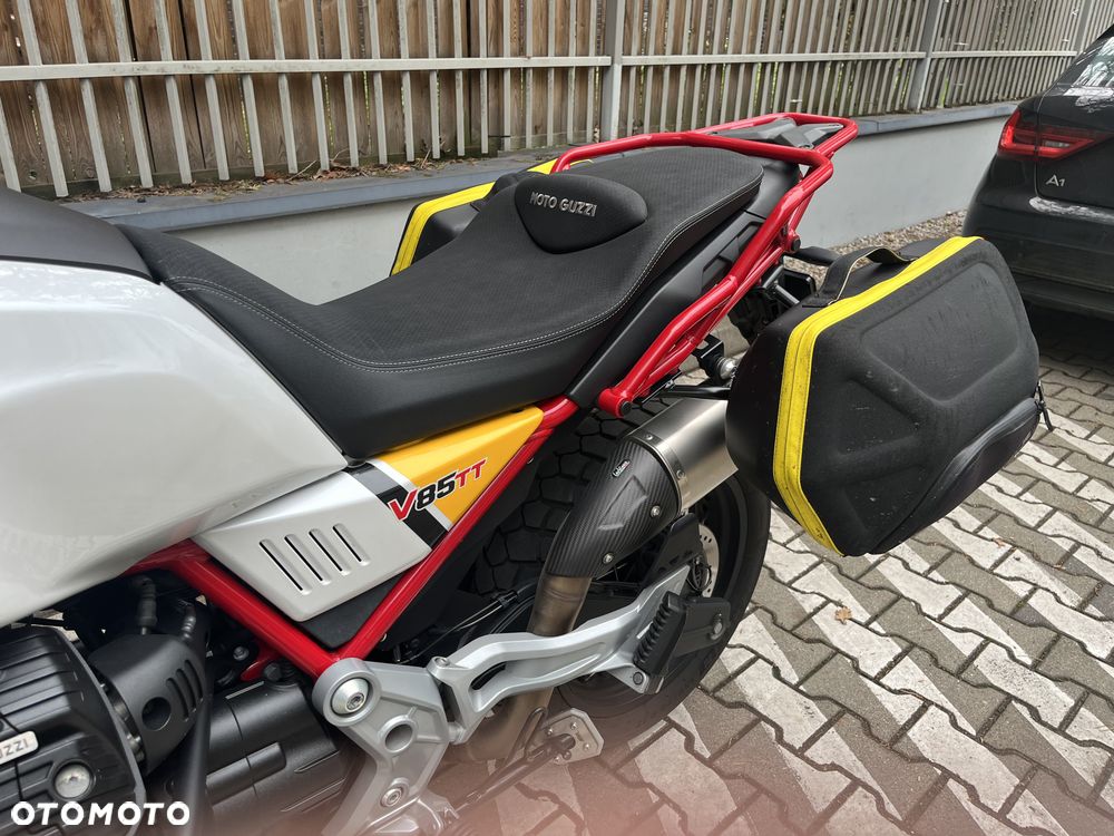 Moto Guzzi V85 - 18