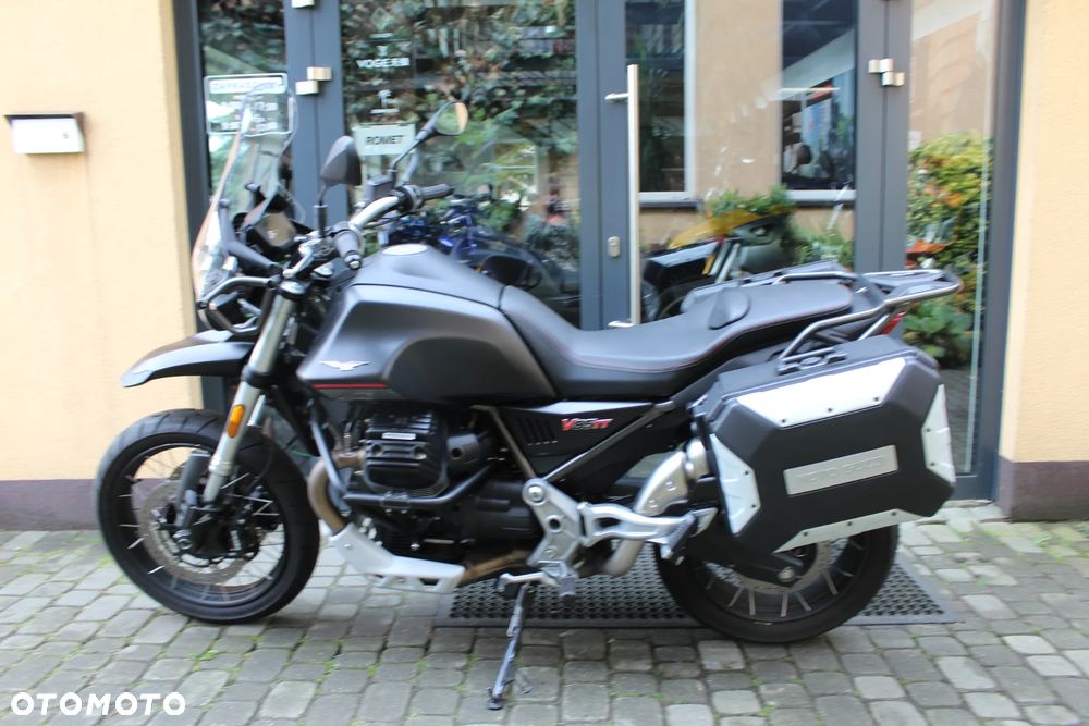 Moto Guzzi V85 - 2